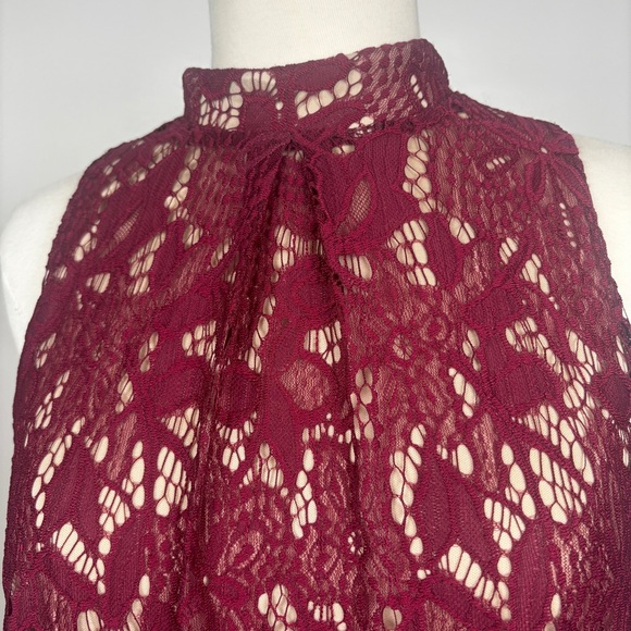 Lace Sleeveless High Neck Blouse - Picture 6 of 6